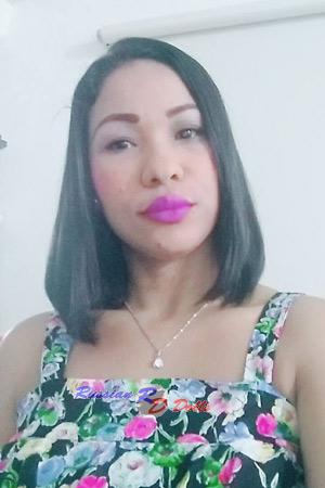 177008 - Kari Age: 45 - Colombia