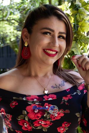 210299 - Yenny Age: 29 - Colombia