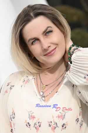 220668 - Viktoriia Age: 52 - Ukraine